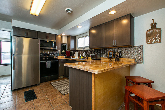 439 SUMMIT009