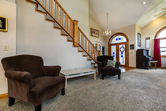 601 7TH AVE SW005