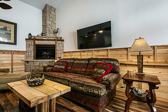 THE LODGE WEB009