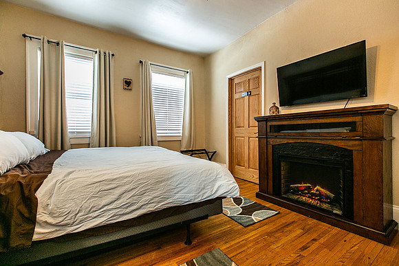 439 SUMMIT021