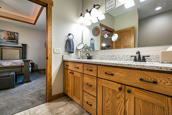 822 7TH ST SW028
