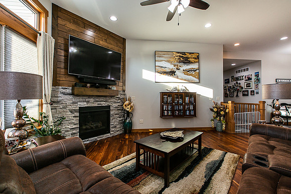 822 7TH ST SW009