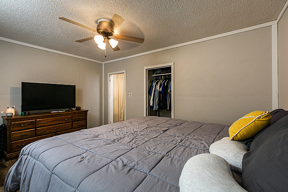 335 KLINGENBERG TERRACE018