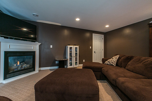 2266 JILL DR022
