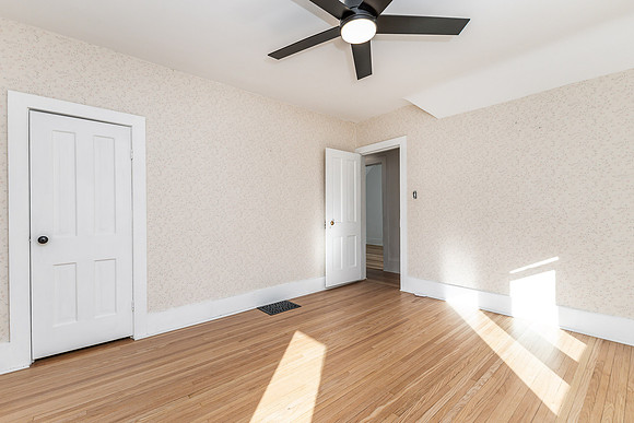 616 ELK ST 027