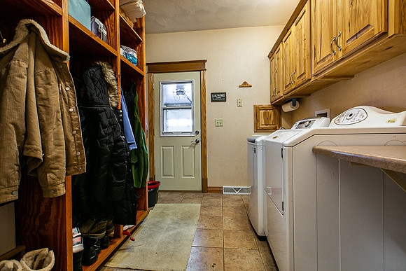 601 7TH AVE SW027