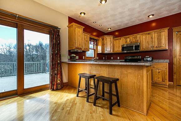 601 7TH AVE SW010