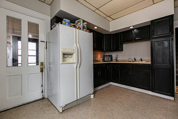 335 KLINGENBERG TERRACE013