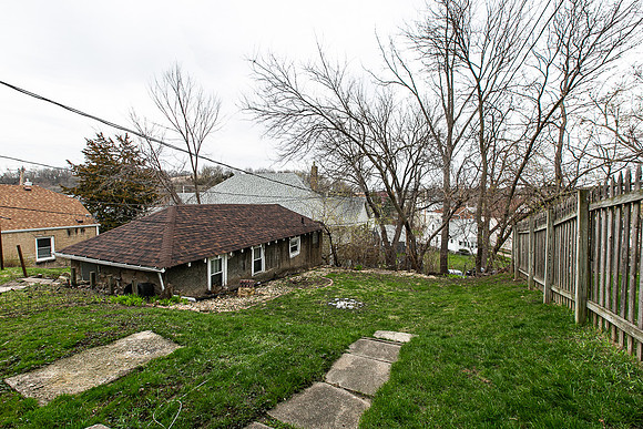 335 KLINGENBERG TERRACE024