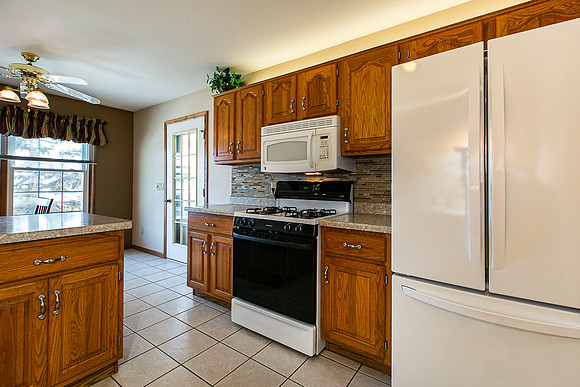 3274 LAKE RIDGE011