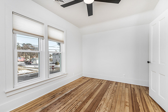 616 ELK ST 023