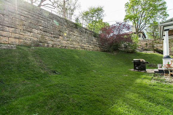 1095 GROVE TERRACE027