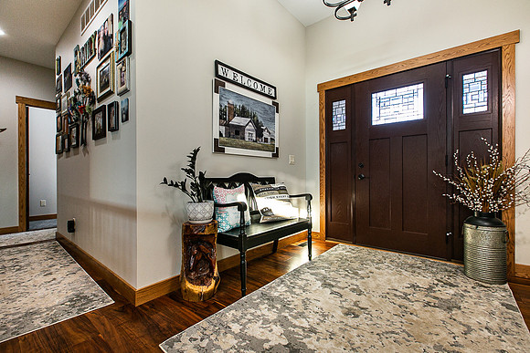 822 7TH ST SW022