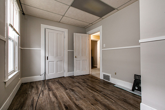 335 KLINGENBERG TERRACE021
