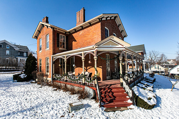 1245 HIGHLAND PL057