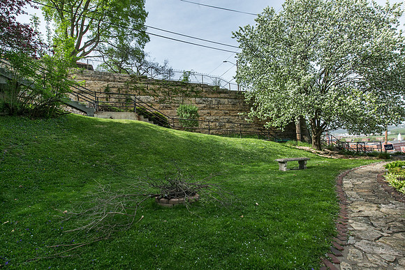 1095 GROVE TERRACE028
