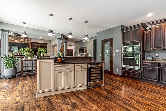 12146 WHISPERING MEADOWS012