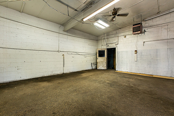 315 N MAIN011