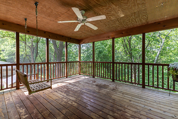 3881 SANDY HOOK RD010
