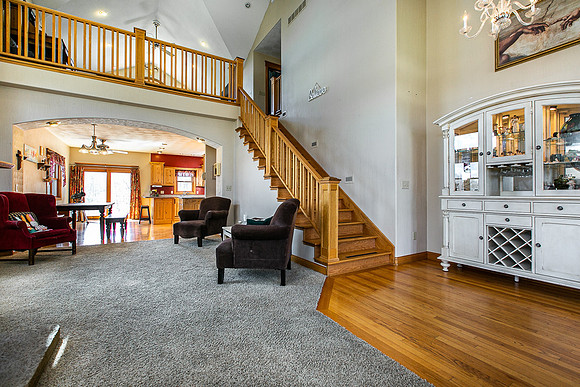 601 7TH AVE SW003