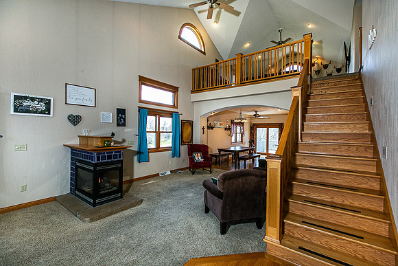 601 7TH AVE SW030