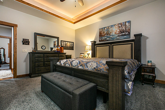 822 7TH ST SW024