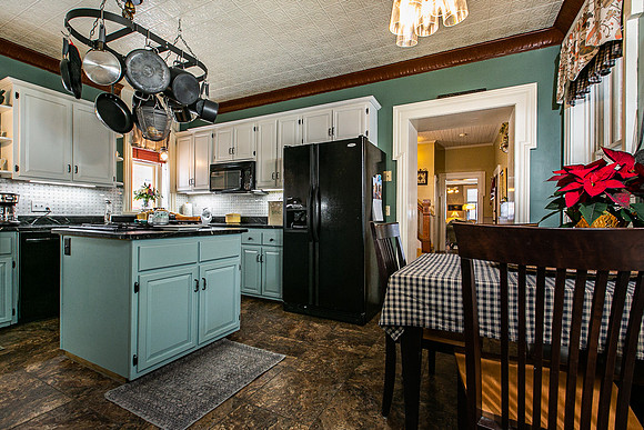 1245 HIGHLAND PL025