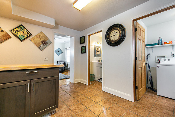 439 SUMMIT014