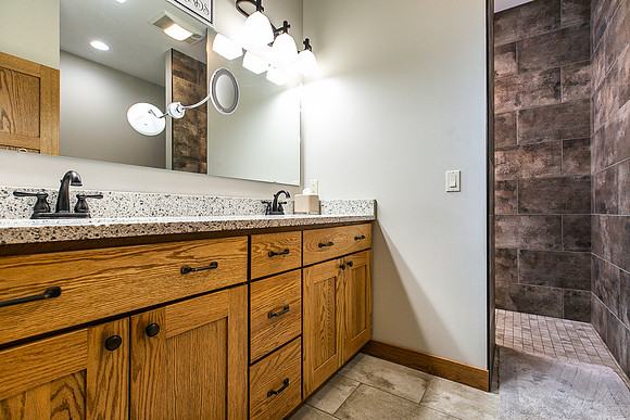 822 7TH ST SW026