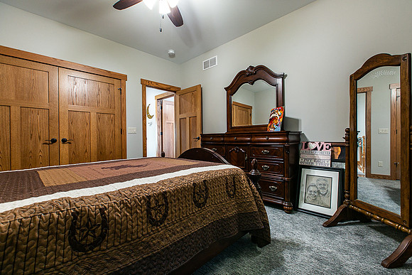 822 7TH ST SW034