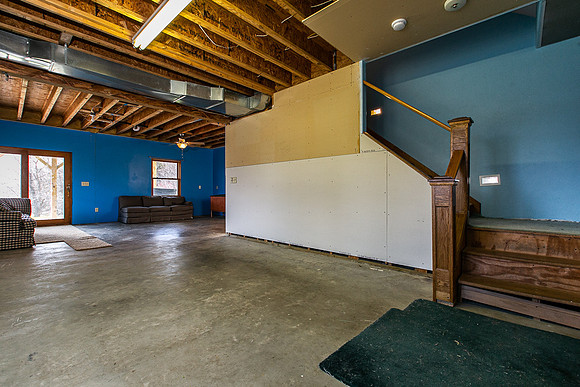 601 7TH AVE SW042