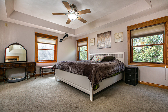 601 7TH AVE SW018
