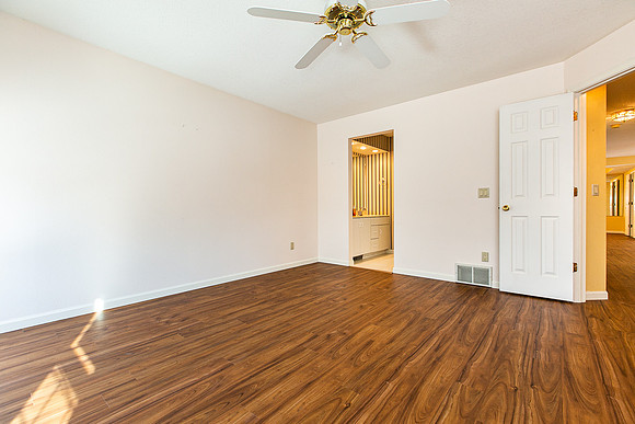 3274 LAKE RIDGE023