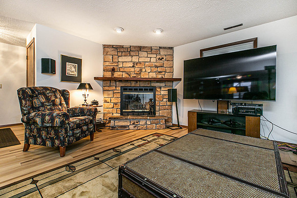 850 KELLY LN029
