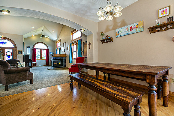 601 7TH AVE SW017