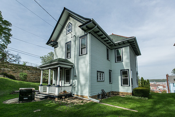 1095 GROVE TERRACE025