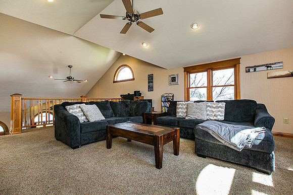 601 7TH AVE SW033
